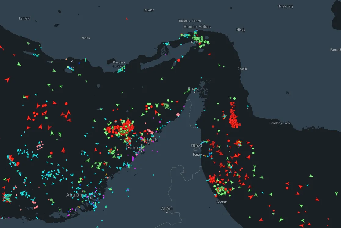 Eo biển Hormuz l&agrave; một trong những điểm n&oacute;ng chiến lược