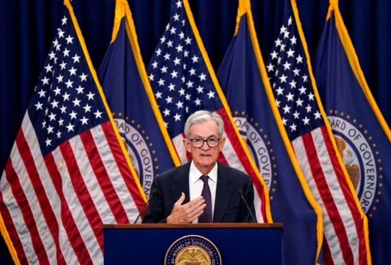 Fed giữ nguy&ecirc;n l&atilde;i suất, dự b&aacute;o khả năng chỉ cắt giảm 1 lần trong năm 2026