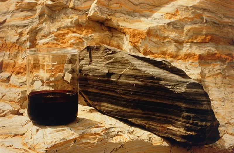 Dầu đ&aacute; phiến (Shale Oil)