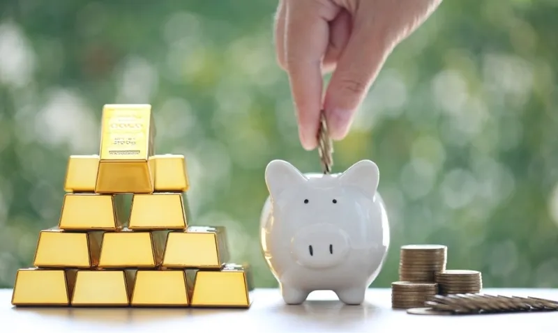 Đầu tư v&agrave;ng hay gửi tiết kiệm? Lựa chọn n&agrave;o ph&ugrave; hợp để tối ưu t&agrave;i sản?