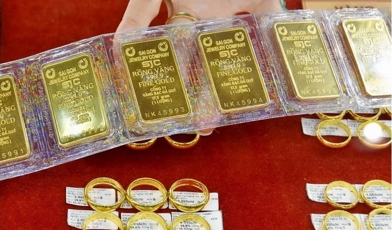 Đầu tư v&agrave;ng vật chất