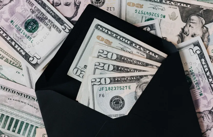 Đồng USD hướng tới th&aacute;ng tăng mạnh nhất trong gần một năm