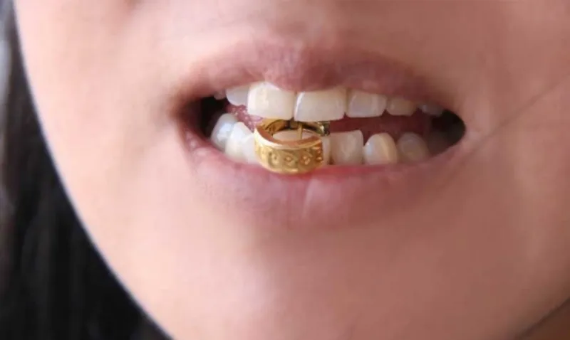 Cắn nhẹ để kiểm tra độ mềm