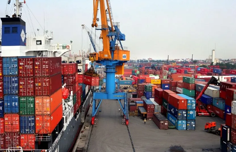 Ứng ph&oacute; ch&iacute;nh s&aacute;ch thuế quan Mỹ 