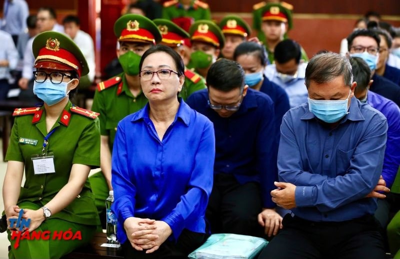 C&aacute;c bị c&aacute;o tại phi&ecirc;n t&ograve;a