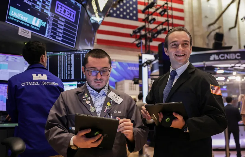 Chứng khoán Mỹ giảm nhẹ khi S&P 500 và Nasdaq tạm dừng