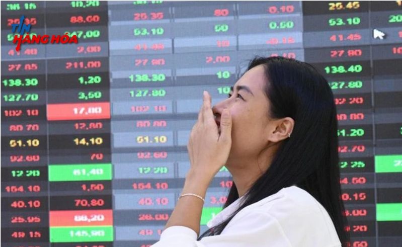 Cổ phiếu VIX n&oacute;ng bất ngờ