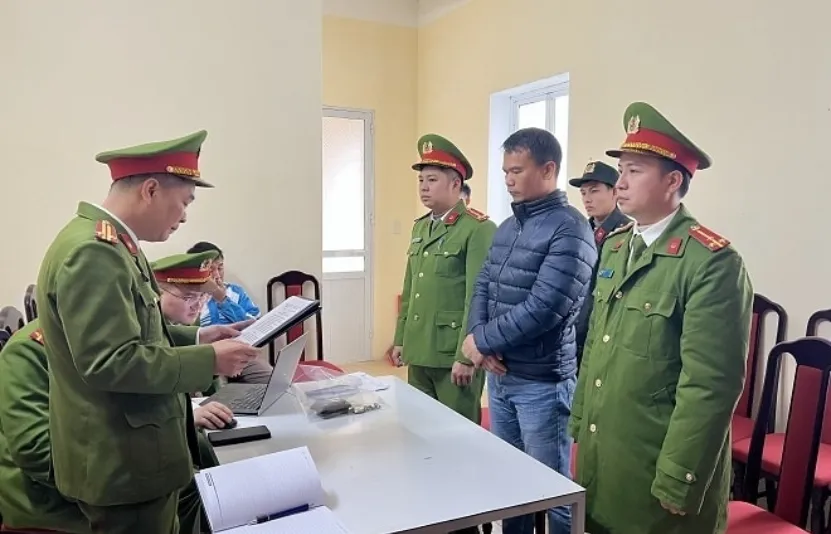 Cơ quan Cảnh s&aacute;t điều tra thi h&agrave;nh quyết định khởi tố bị can đối với Nguyễn Thế Trịnh