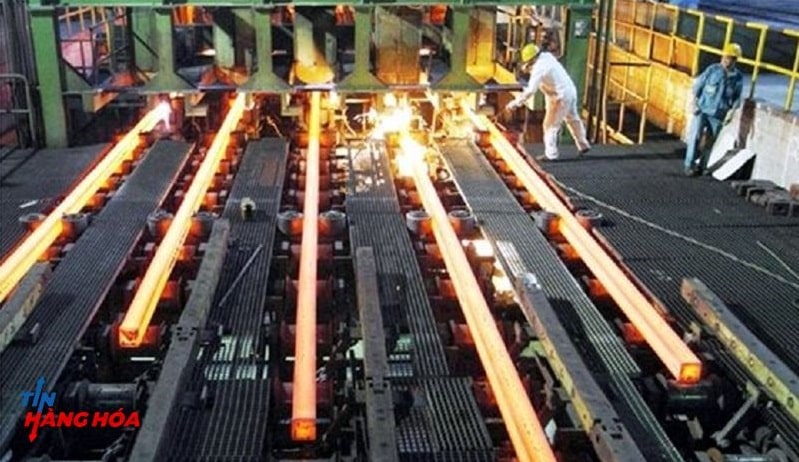 Cơn sốt th&eacute;p: Cổ phiếu đồng loạt tăng trần