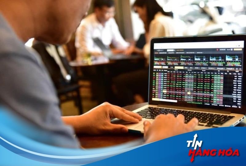 "C&uacute; lội ngược d&ograve;ng" của tự doanh CTCK: Mua r&ograve;ng mạnh v&agrave;o ng&acirc;n h&agrave;ng