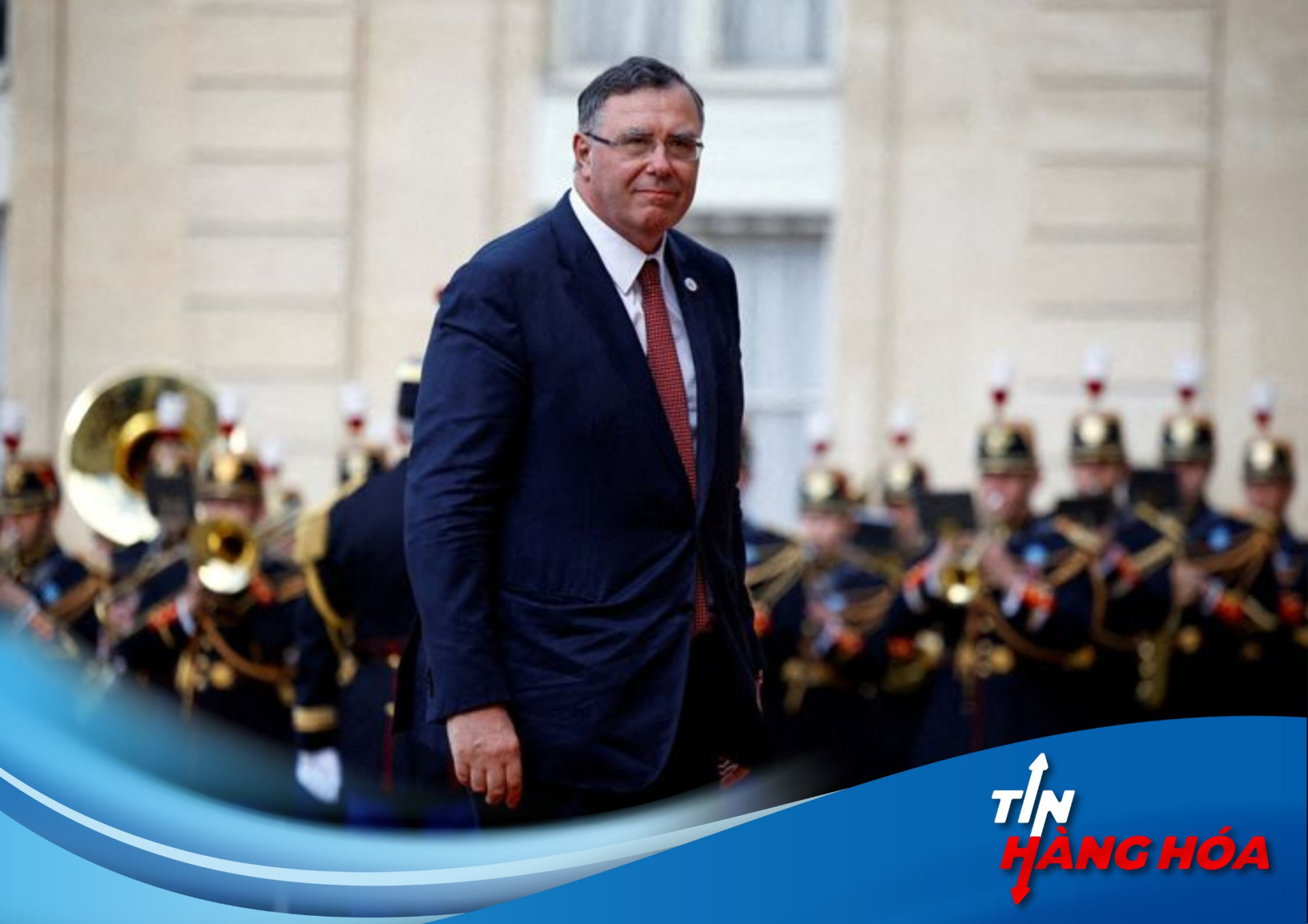 Tổng giám đốc điều hành của TotalEnergies, đến dự tiệc tối cấp nhà nước để vinh danh Chủ tịch Trung Quốc Tập Cận Bình và phu nhân Bành Lệ Viện tại Điện Elysee ở Paris, Pháp