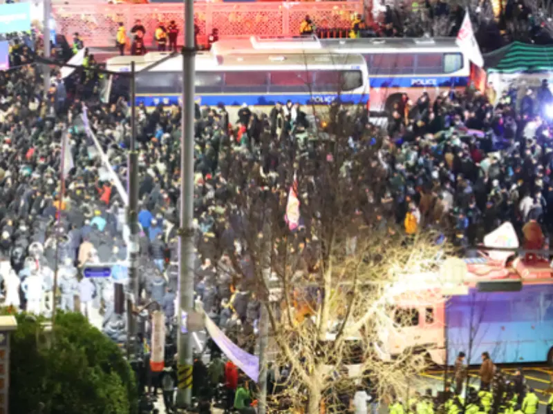 Một đ&ecirc;m kh&ocirc;ng ngủ: Thiết qu&acirc;n luật v&agrave; bước ngoặt ch&iacute;nh trị tại H&agrave;n Quốc