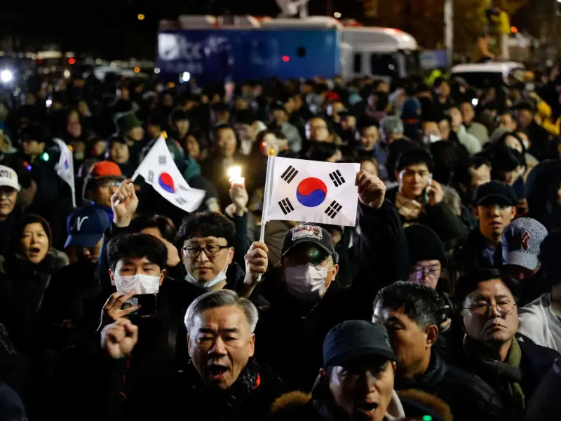 Ai thực sự hưởng lợi từ hỗn loạn tại H&agrave;n Quốc?