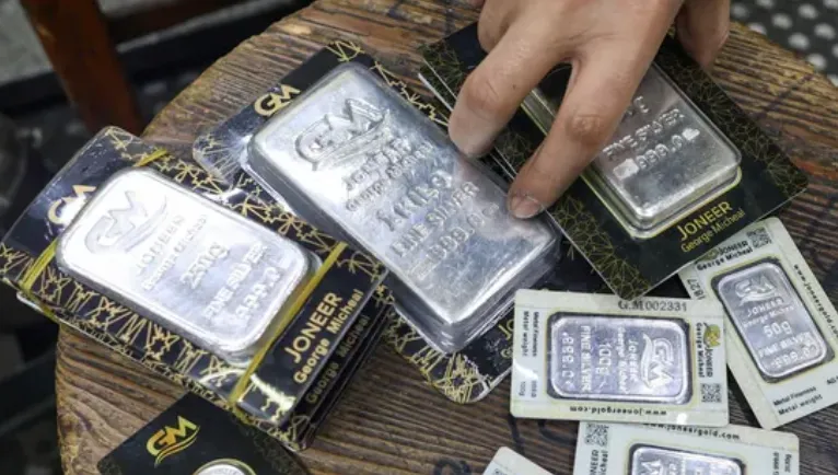 Giá bạc ngày 24/04: Giá bạc trong nước ngày càng rời xa mốc 80 triệu đồng, giá bạc thế giới tăng giảm trái chiều