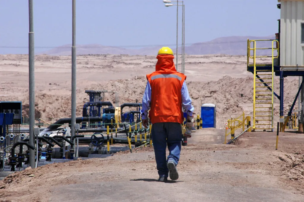 Triển vọng thị trường đồng: Nguồn cung lớn chững lại tại Peru và Chile
