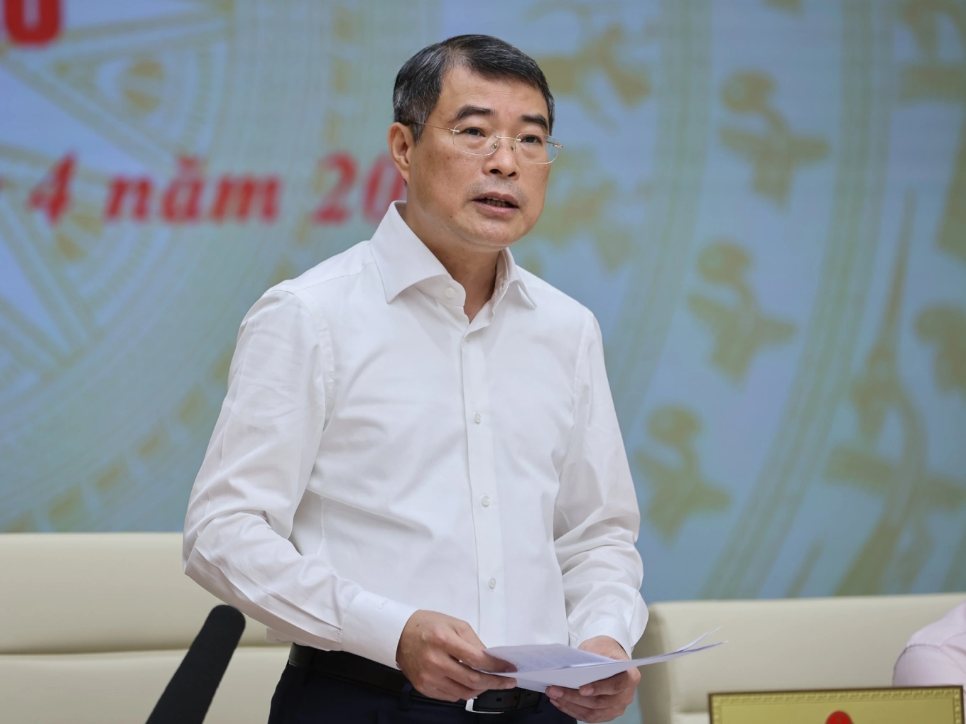 Thủ tướng phê bình hàng loạt bộ, địa phương giải ngân đầu tư công chậm