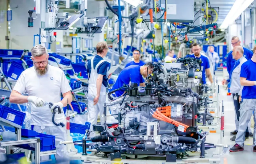 Thuế lao động tại các nước giàu tăng lên mức cao nhất gần một thập kỷ