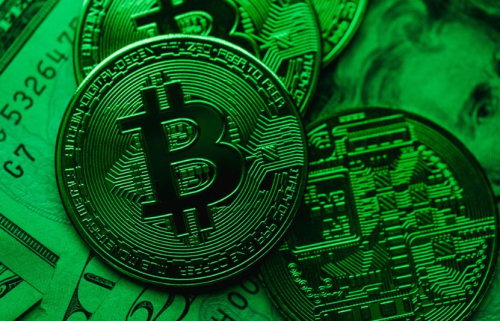 Bitcoin vượt mốc 1xx,000 USD: Cơn sốt đầu tư hay nguy cơ bong bóng tài chính?
