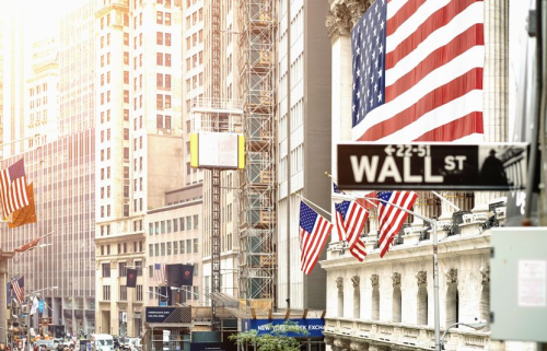 Nasdaq Composite lập kỷ lục mới: Lạm phát hạ nhiệt, Fed sắp hạ lãi suất?