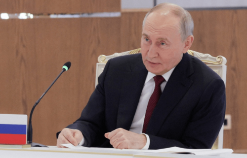 Ông Putin khẳng định sức mạnh tên lửa Oreshnik, không phận Nga được siết chặt trước chiến dịch mới