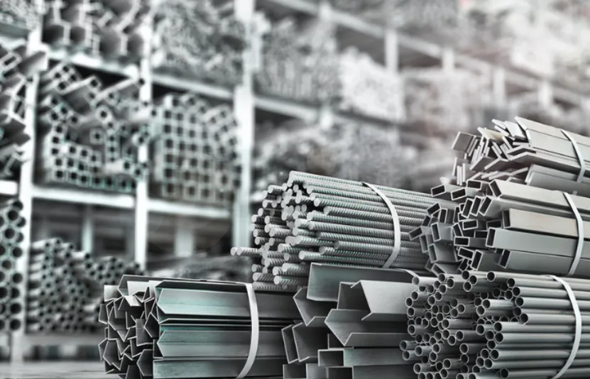 Giá thép bất ngờ giảm mạnh, nguy cơ khủng hoảng ngành thép cận kề?
