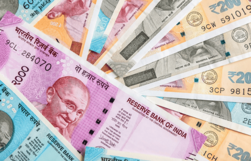Đồng rupee Ấn Độ chạm đáy lịch sử: Hệ lụy từ thâm hụt thương mại và dòng vốn yếu