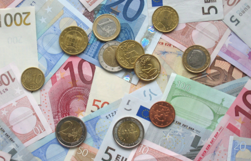 Những yếu tố nào sẽ khiến đồng euro mất giá sâu trong thời gian tới?