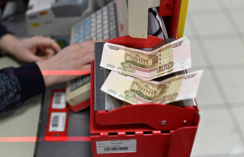 Cơn bão lạm phát ở Nga và nỗi lo khi đồng Ruble lao dốc