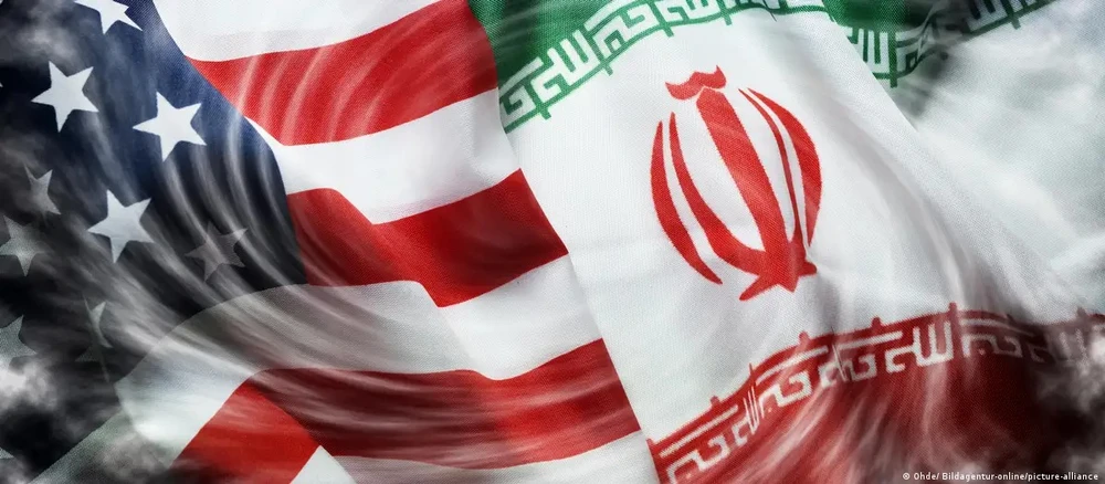 Căng thẳng Mỹ - Iran 2026: Trump tiết lộ suýt không kích, giá dầu biến động mạnh